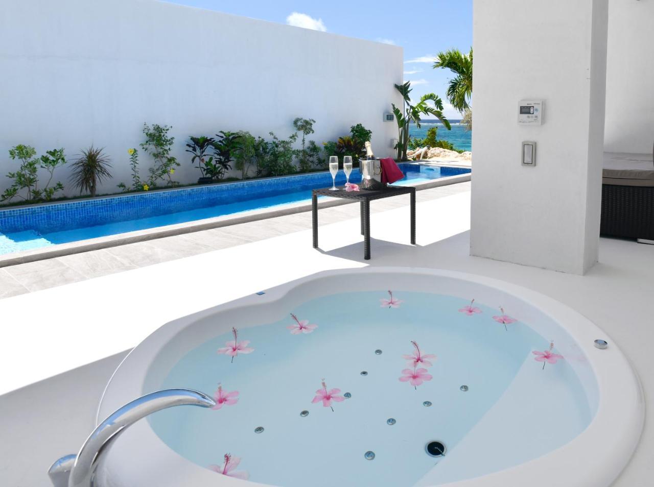 Feliz Villa Suite Miyakojima Ueno Exterior photo